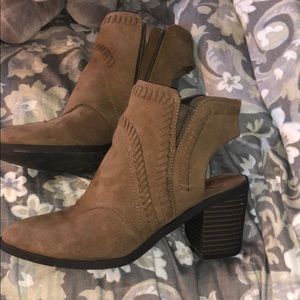 Heel booties